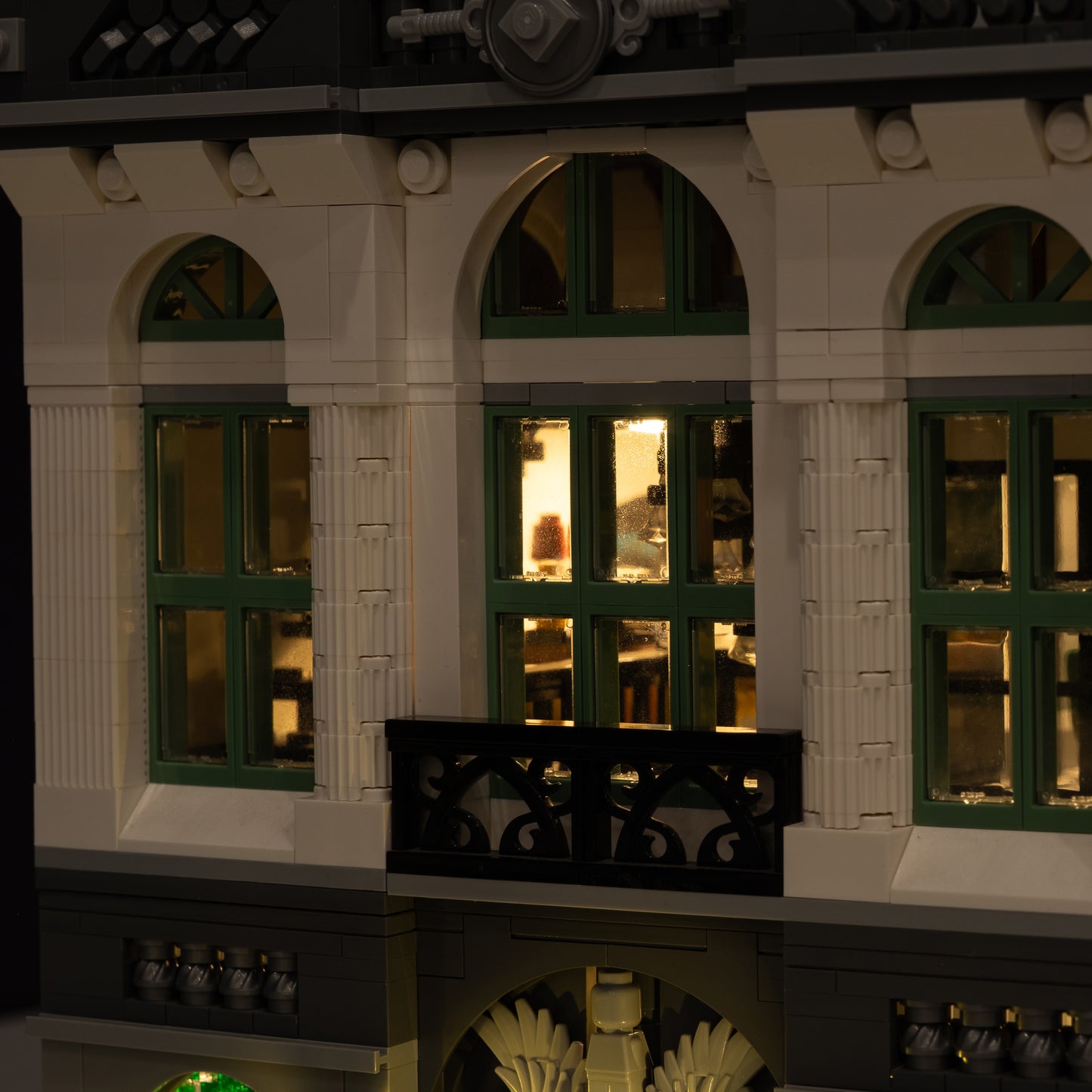 LEGO® Brick Bank #10251 DIY Light Bundle