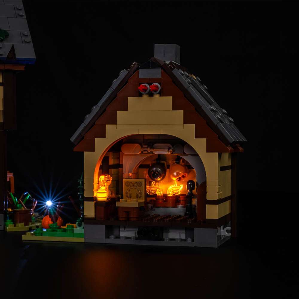 LEGO Disney Hocus Pocus The Sanderson Sisters' Cottage 21341 Light